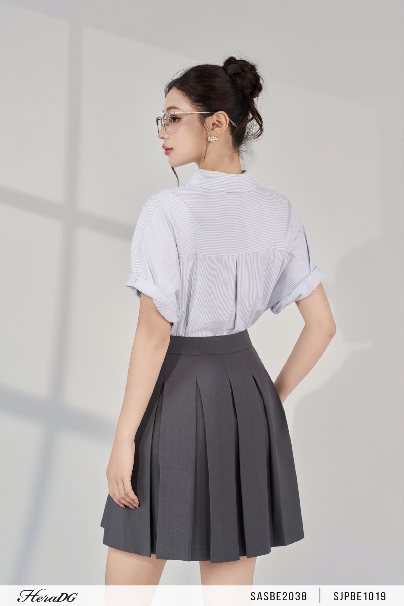 Ảnh của Áo sơ mi tay lơ vê